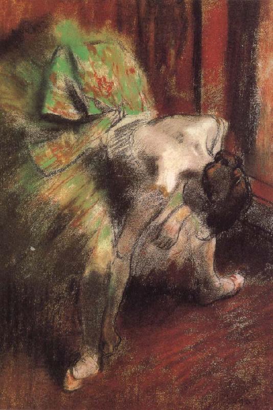 Edgar Degas woman witb a gren iutu